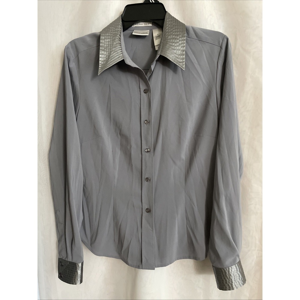 Villager by Liz Claiborne Size 8 Women's Gray  Stretch Long Sleeve Button Shirt‎